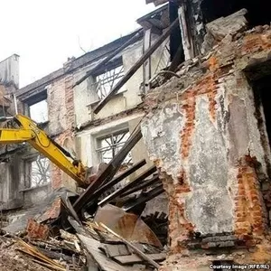 Разрушение зданий,  снос,  демонтаж,  разбор строений
