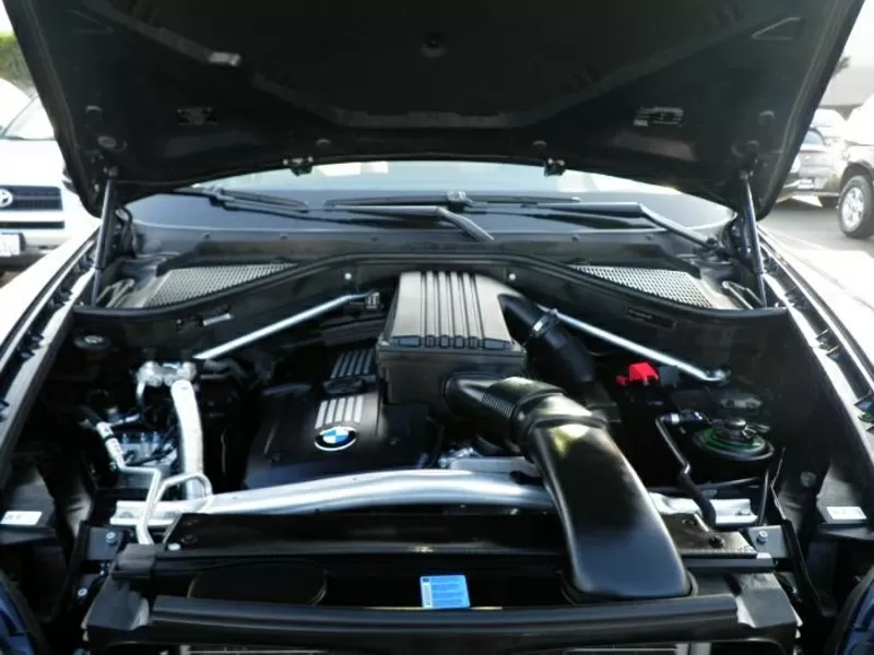 Продаю 2010 BMW X5 XDrive30i 4D Sport Utility 8
