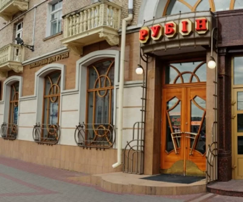Продам готовый ювелирный бизнес в центре Ровно,  Украина
