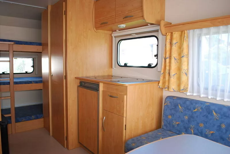 Прицеп дом – дача  CARAVELAIR ANTARES LUXE 445 2