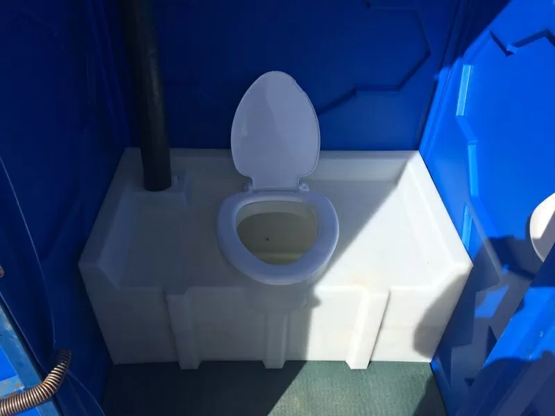 Туалетные кабины,  биотуалеты б/у в хорошем состоянии. 3