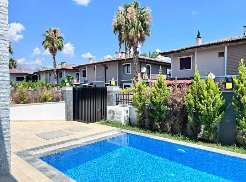 Вилла 3+1 в регионе Кемер, пос. Чамьюва (Турция) — 200 м от моря.