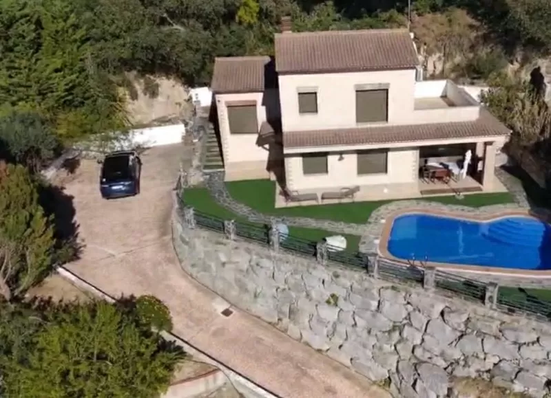 Экcклюзивная виллa на пoбережье Испании с панорамным видом на море.