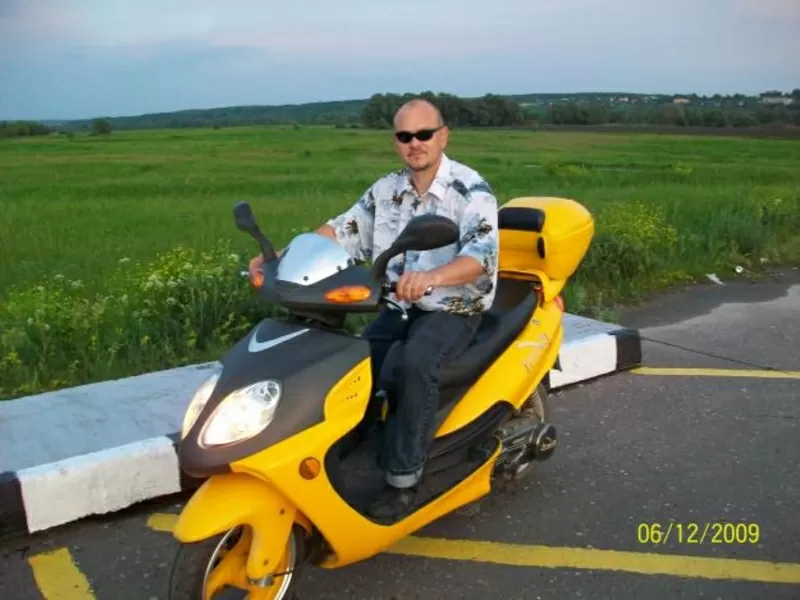 симпотичный желторотик-скутер